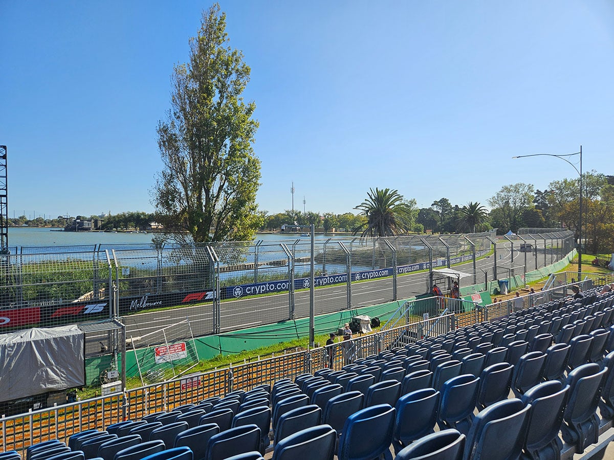 button grandstand view right